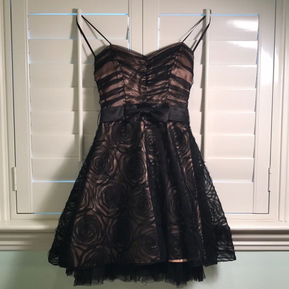 Black+Gold  Cocktail/Semi-Formal Junior Dress